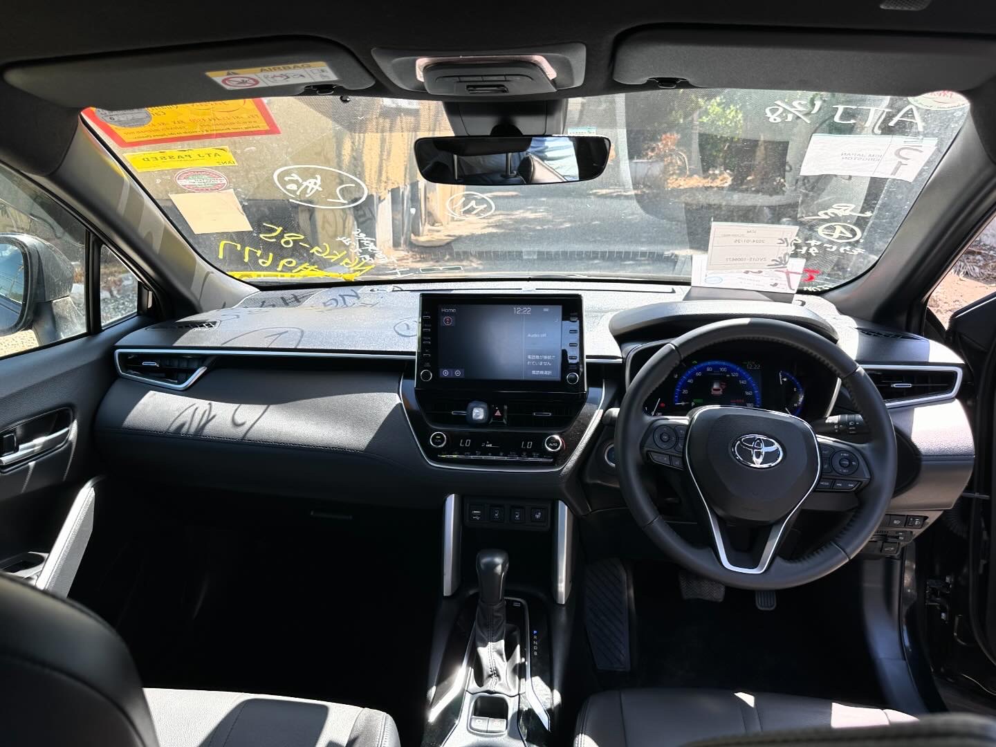 2022 Toyota Corolla Cross Z (Hybrid) - Image 8