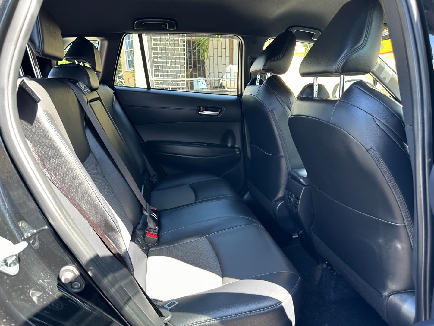 2022 Toyota Corolla Cross Z (Hybrid) - Image 11